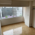 洋室１０帖 (内装)