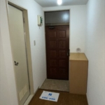 玄関横シューズボックス有り (玄関)