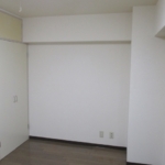 洋室６．５帖（床材フローリング） (居間)