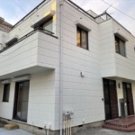 各階専用駐車場付きの２階建て貸家です★小型犬飼育可能です★(外観)