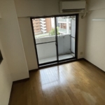 洋室６帖 (居間)