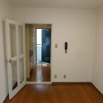 洋室５帖 (居間)