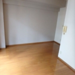 洋室７．３帖 (居間)