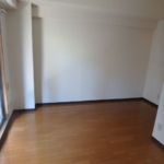 洋室７．３帖 (居間)