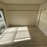 洋室６帖 (居間)