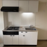 システムキッチン3口ガスコンログリル付き (キッチン)