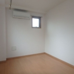 洋室６帖 (居間)